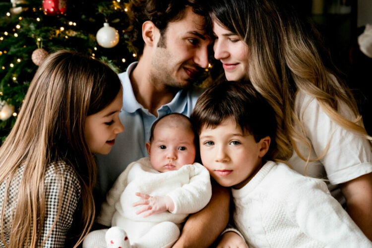 BABY ESMÉE EN FAMILLE | SÉANCE À DOMICILE | NANTES